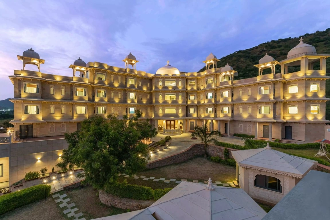 Hotel Banner